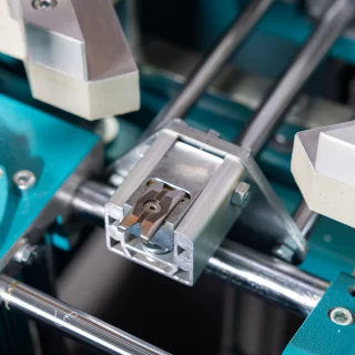 CA 601 – Limpiadora Semiautomática de Esquina Única de PVC