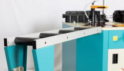 KP 180 – Prensa Hidráulica para Unir Esquinas de Aluminio